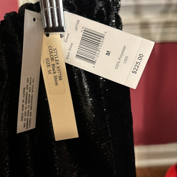 NWT XIRENA Black Vivian Velvet Shine Skirt Elastic Waist, Designer - Medium - Picture 3 of 4